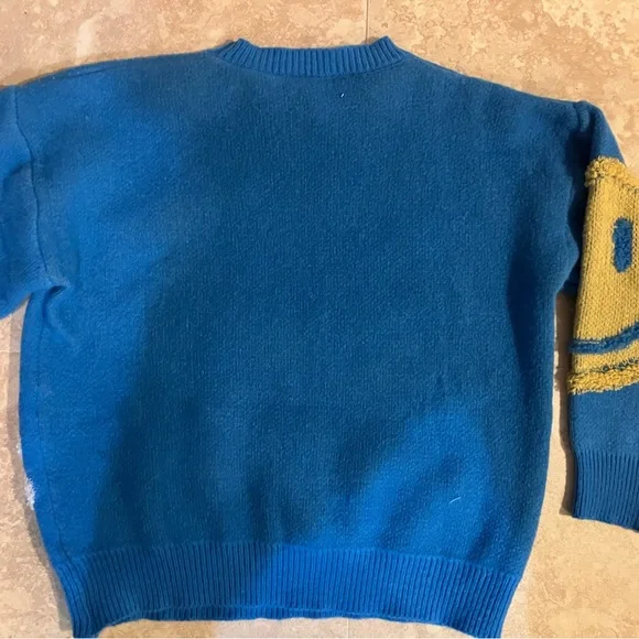 Women’s blue smiley face sweater medium - Picture 2 of 2